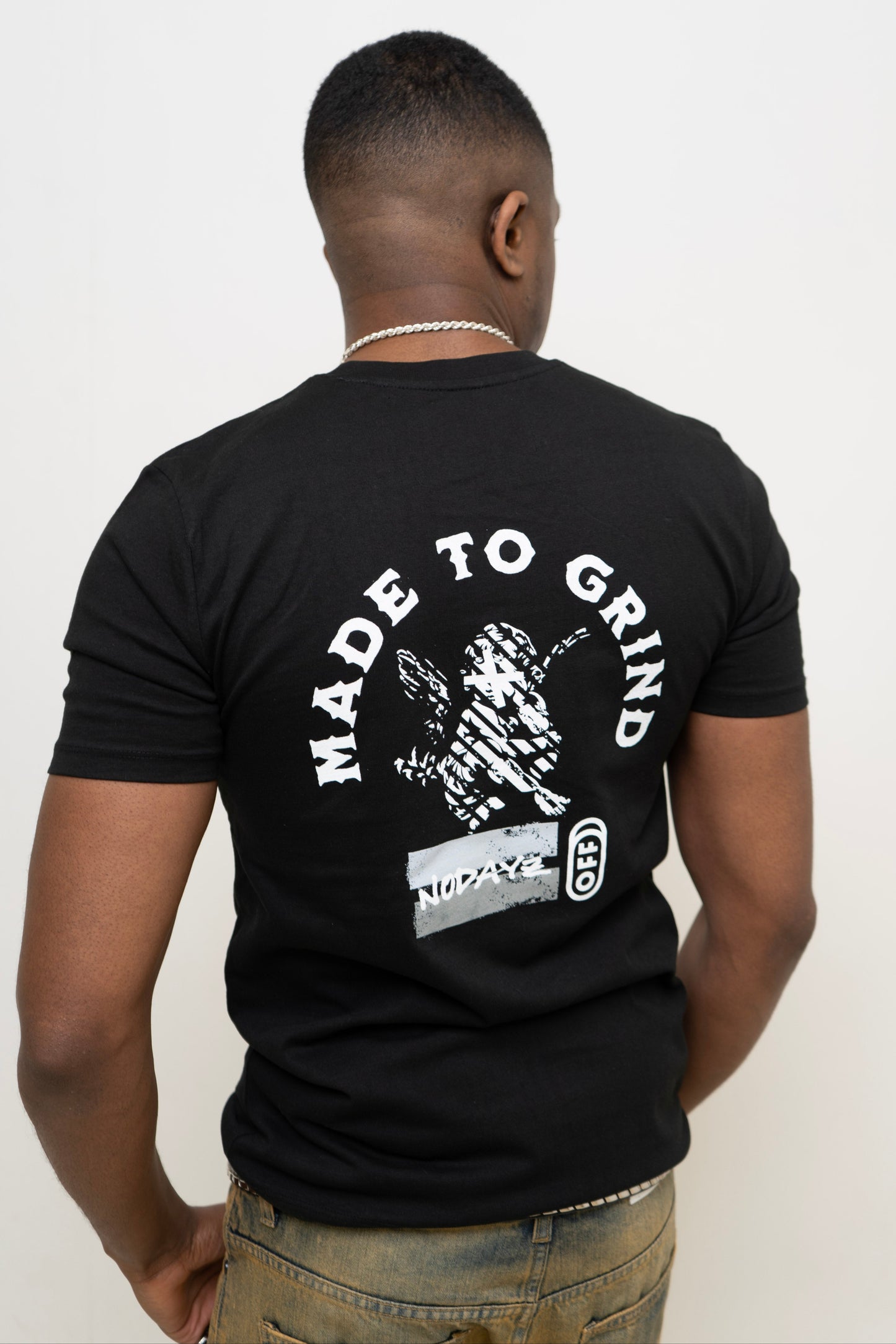 No Days Off Heavyweight T-Shirt